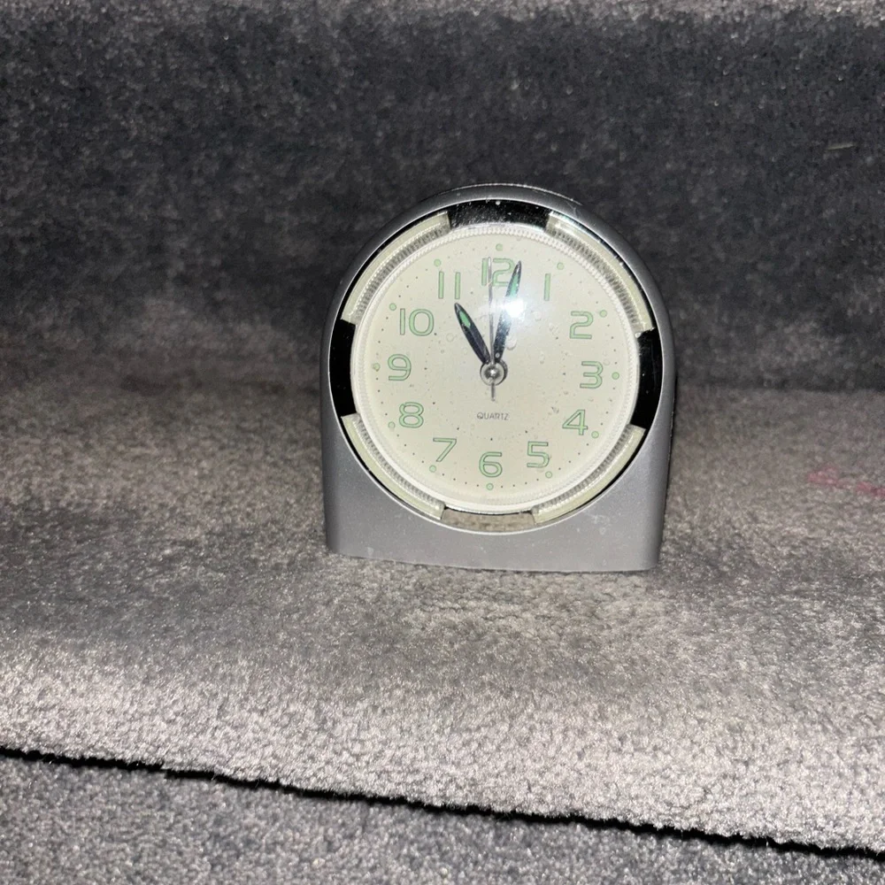 Silver Quartz Analog Alarm Clock Heavy Duty